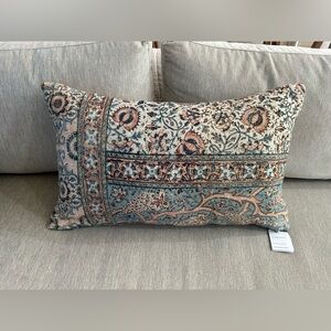 Pottery Barn Lumbar Pillow Cover 16 x 26 Inches